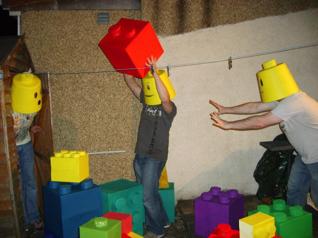 Pre-Surgery Acromegaly clearly visible. Pre-Eye surgery too.